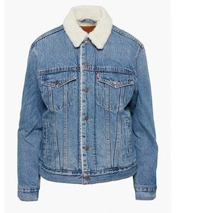 Levis Sherpa ex BF jacket